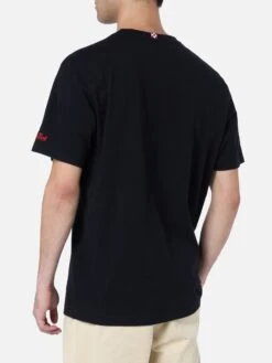 MC2 Saint Barth Man Heavy Cotton T-shirt Arnott With A Capodanno Faccio Danno Embroidery | INSULTI LUMINOSI SPECIAL EDITION 10 MC2 Saint Barth Man Heavy Cotton T-shirt Arnott With A Capodanno Faccio Danno Embroidery | INSULTI LUMINOSI SPECIAL EDITION -MC2 Saint Barth Shop UID ARN000100944G MAN T SHIRT BLACK 20240903143500 3
