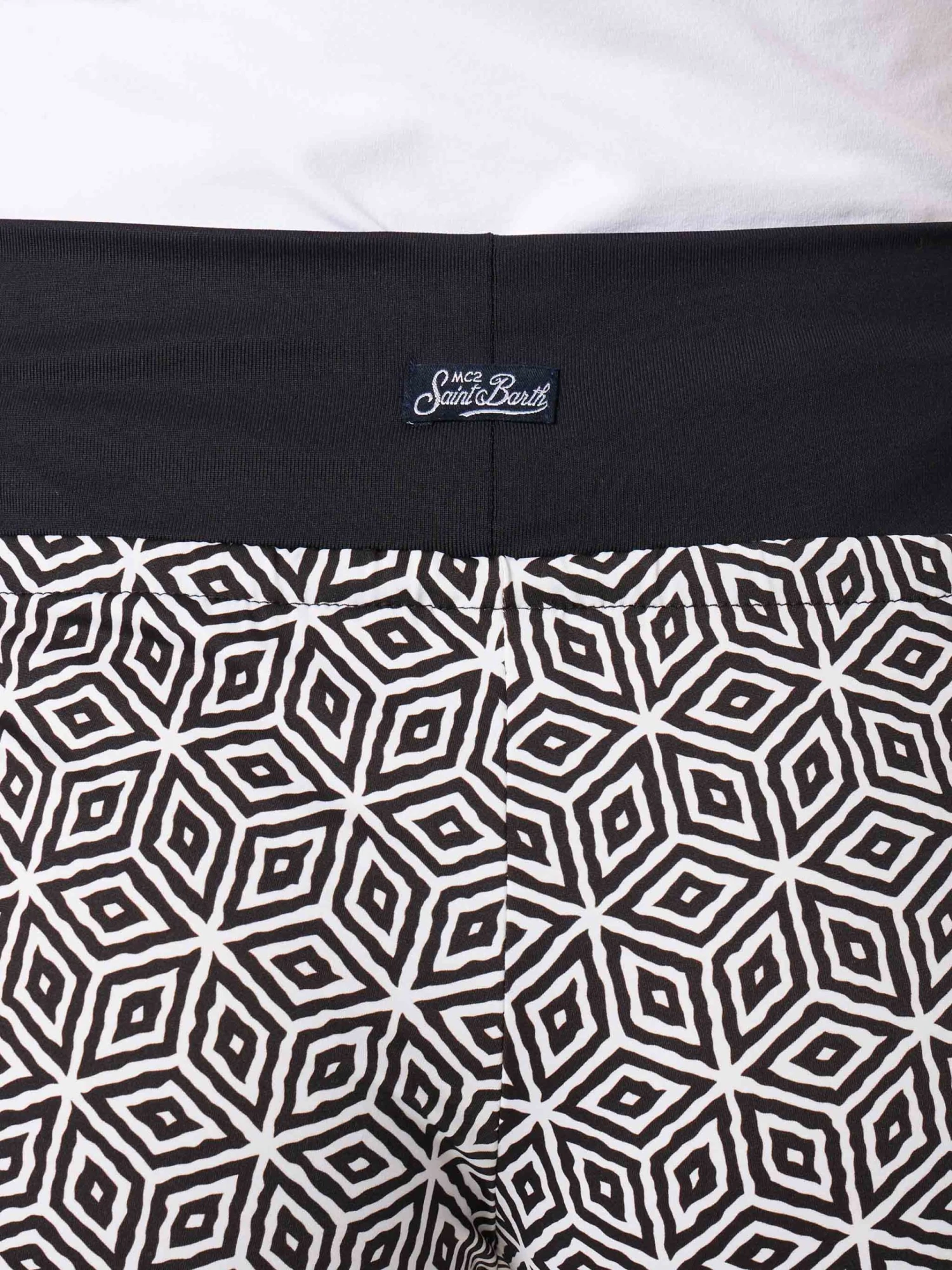 Woman Beach Shorts With Geometric Print 5 Woman Beach Shorts With Geometric Print - Image 3