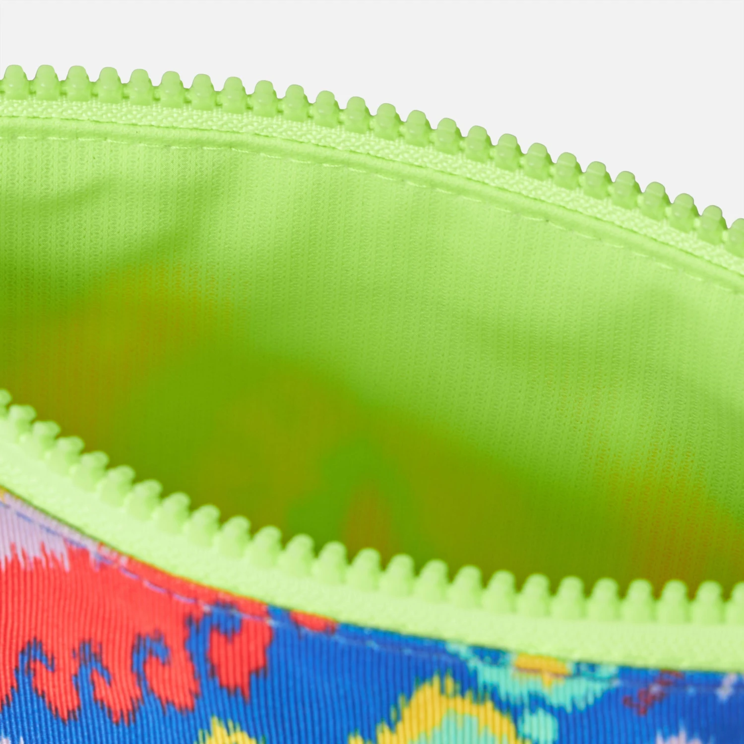 MC2 Saint Barth Pareasy Nylon Pochette With Ikat Print 7 MC2 Saint Barth Pareasy Nylon Pochette With Ikat Print - Image 5