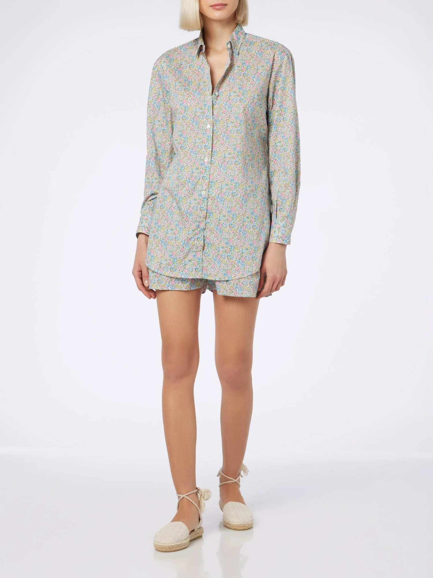 MC2 Saint Barth Woman Emma & Georgina Print Cotton Shorts Boxy | MADE WITH LIBERTY FABRIC 6 MC2 Saint Barth Woman Emma & Georgina Print Cotton Shorts Boxy | MADE WITH LIBERTY FABRIC - Image 4