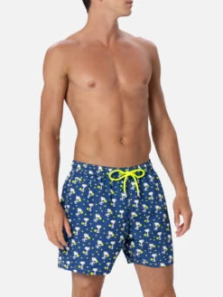 MC2 Saint Barth Man Lightweight Fabric Swim-shorts Lighting Micro Fantasy With Snoopy Padel Print | SNOOPY PEANUTS™ SPECIAL EDITION 9 MC2 Saint Barth Man Lightweight Fabric Swim-shorts Lighting Micro Fantasy With Snoopy Padel Print | SNOOPY PEANUTS™ SPECIAL EDITION -MC2 Saint Barth Shop UID LIG000301744F MAN SWIMSHORT BLUE PEANUTS 01